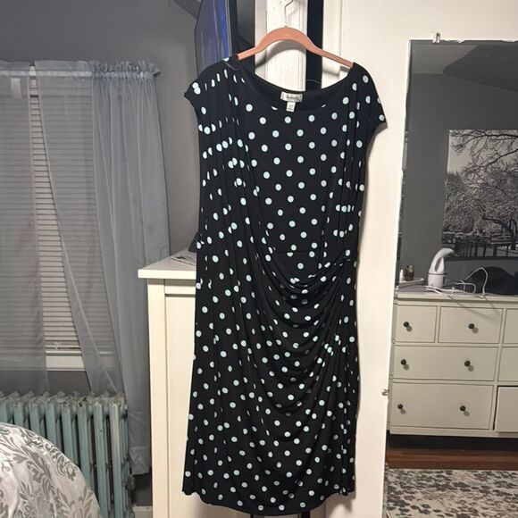 Dress Barn Dresses & Skirts - EUC Dress Barn Size 22 Black Ruched Sheath Midi Dress